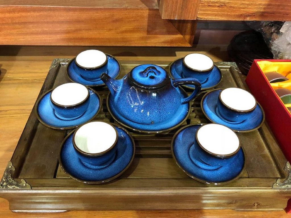 ceramic teapot