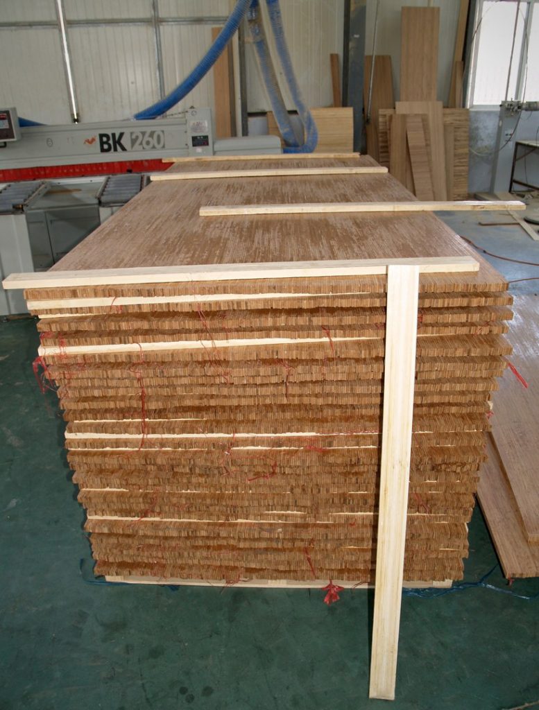 bamboo panel production step 7 Cut into sheets and polish the surface
