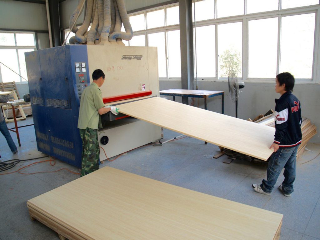 bamboo panel production step 7 Cut into sheets and polish the surface