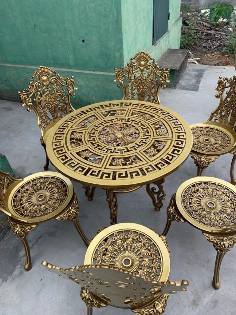 Cast aluminum interior