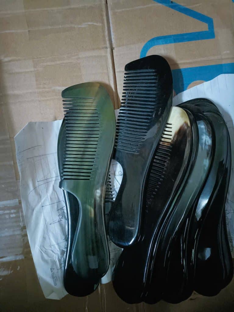 natural horn comb