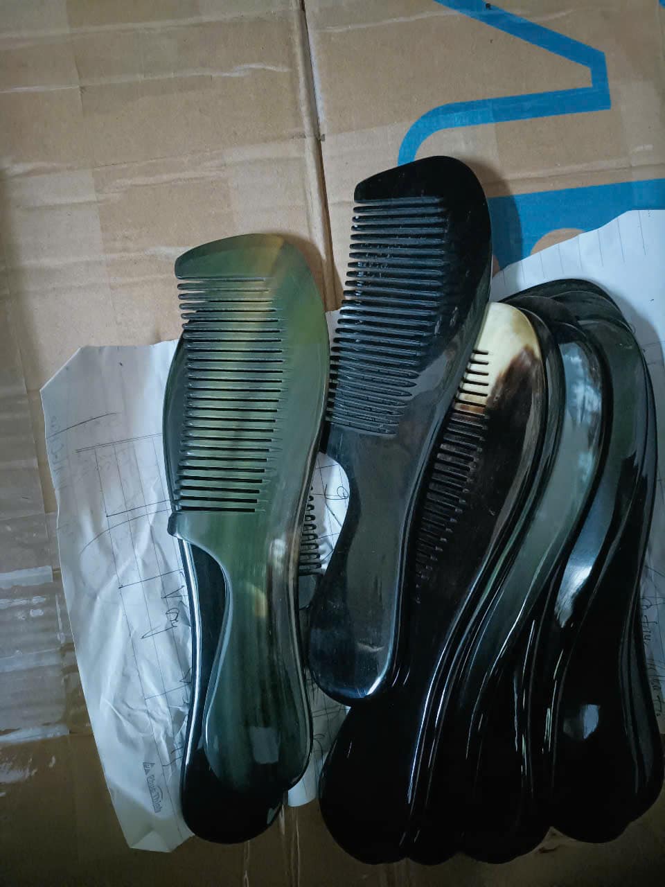 natural horn comb